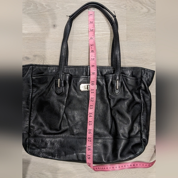 Coach Chelsea Leather Handbag black shoulder bag straps handles purse tote - Picture 15 of 16